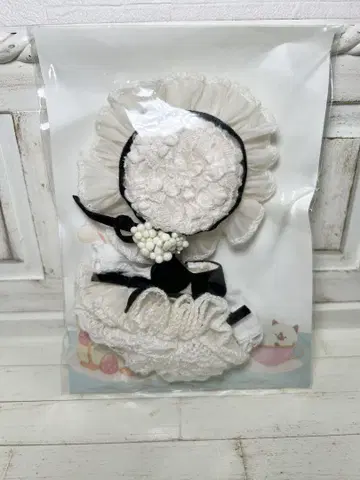 미니 브라이스 모케도 님 화이트 드레스
