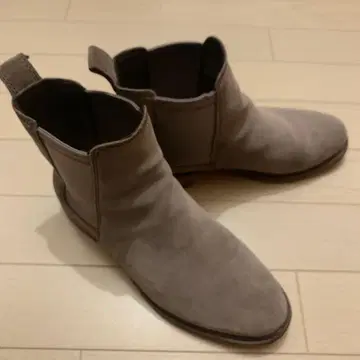 Clarks 그레이 스웨이드 부츠 24cm