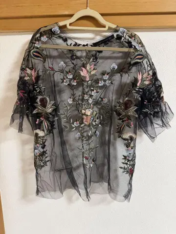 ZARA WOMAN 자수 시스루 블라우스