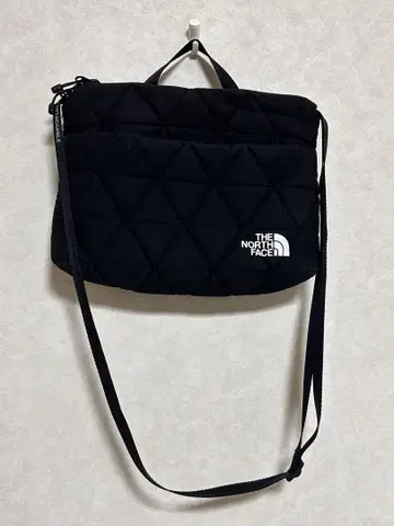 THE NORTH FACE 퀼팅 숄더백