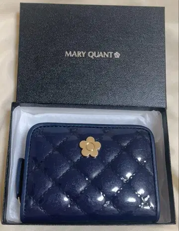 MARY QUANT 마리콴트 에나멜 퀼트 멀티 지갑 네이비