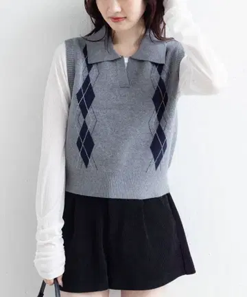 카스타네 카라 부착 아가일 니트 베스트