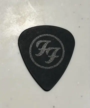 푸 파이터즈 foo fighters 데이브 그롤 기타 피크
