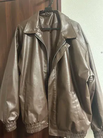브라운 가죽 자켓