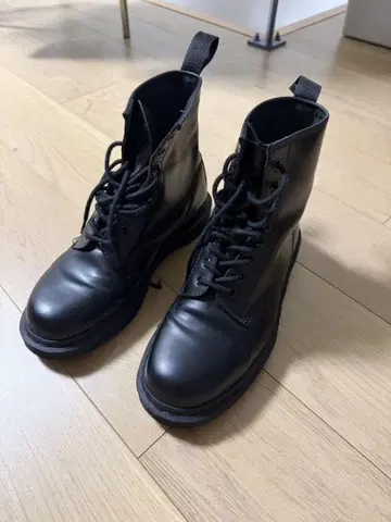 닥터마틴 Dr.Martens 1460 MONO 8홀