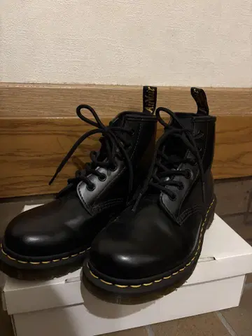 닥터 마틴 블랙 가죽 부츠