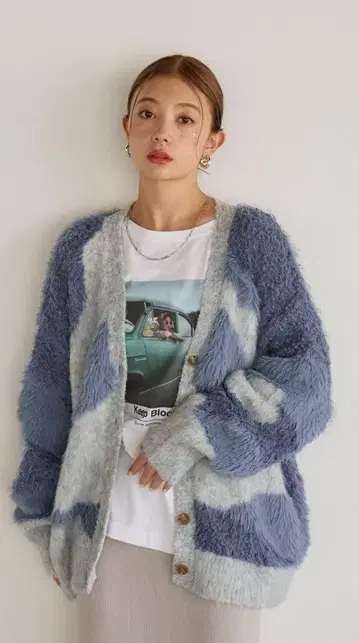 뉴앙스 패턴 가디건 이번 시즌