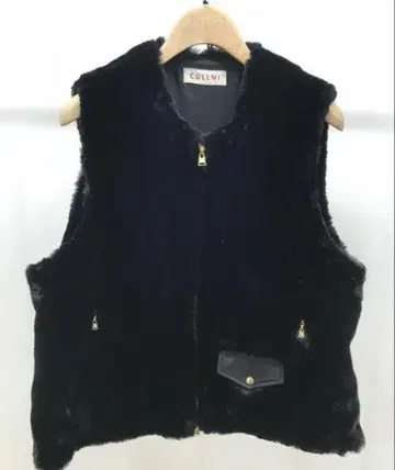 CULLNI 블랙 에코 퍼 베스트