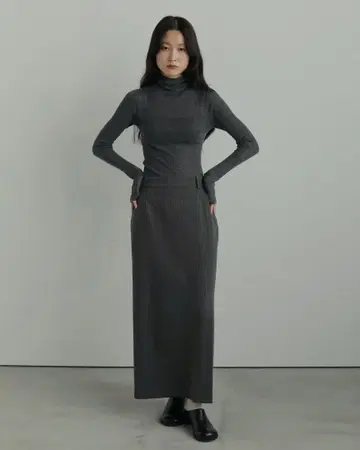 새상품 anuke 헤더 스트레치 미들 스커트