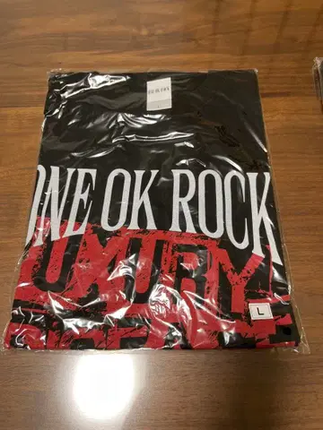 ONE OK ROCK LUXURY DISEASE DOME 셔츠