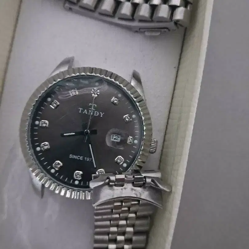 TANDY dia metal watch, quick sale on Bunjang Global