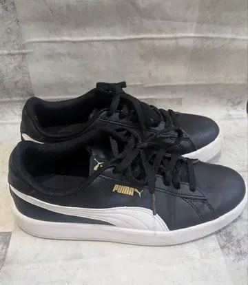 Puma 블랙 화이트 스니커즈
