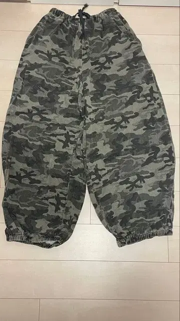 [ 초와이드 ] 배기 팬츠 카모플라쥬 벌룬 실루엣