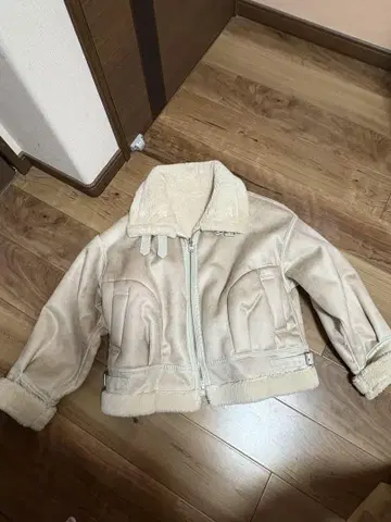 베이지 무스탕 코트 숏 기장