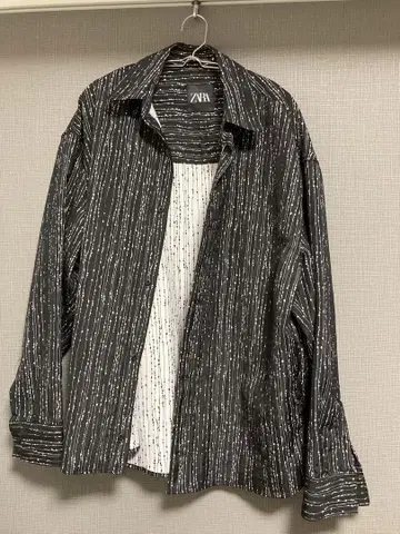 ZARA 스트라이프 패턴 긴팔 셔츠 블랙/화이트