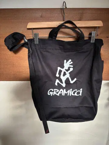 GRAMICCI 블랙 숄더백