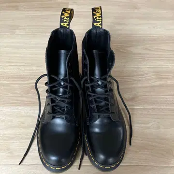Dr.Martens 부츠