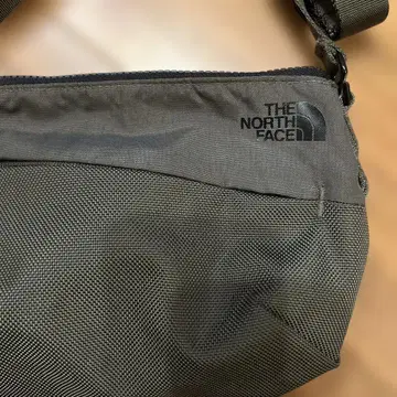 THE NORTH FACE 숄더백 카키 올리브