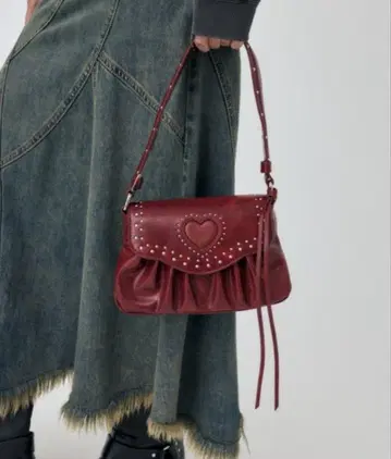 새상품급 MOUSSY HEART GATHER STUDS 백