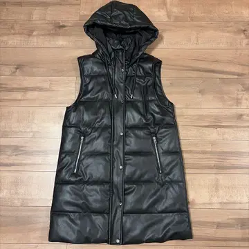 ZARA 블랙 다운 베스트 후드 부착