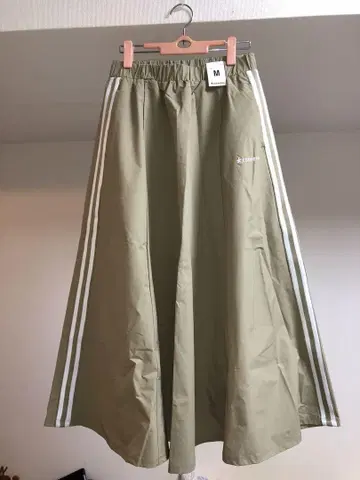 CONVERSE 플레어 스커트 M 사이즈