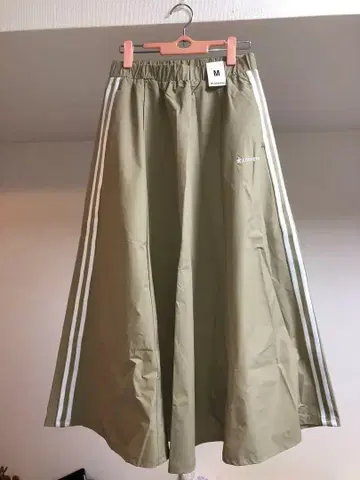 CONVERSE 플레어 스커트 M 사이즈