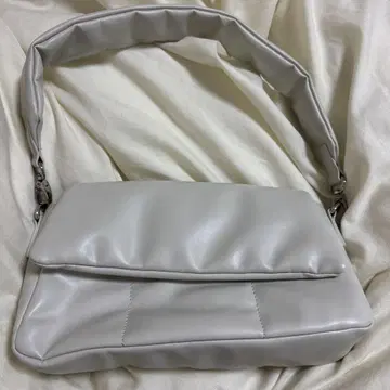 MOUSSY 백
