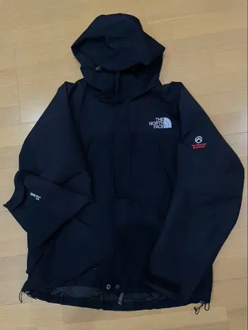 futura laboratories x The North Face