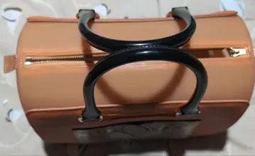 핑크 핸드백 F 로고 포함