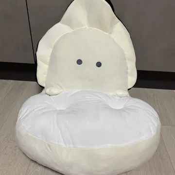동글동글한 눈의 나마가키 앉아 쿠션