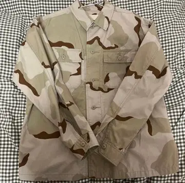 plage military lip 셔츠 베이지