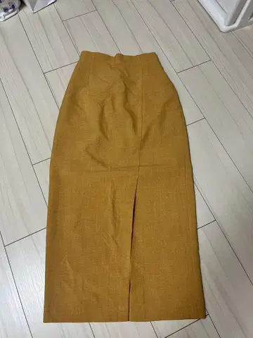 센스 오브 플레이스 린넨 라이크 슬릿 타이트 스커트