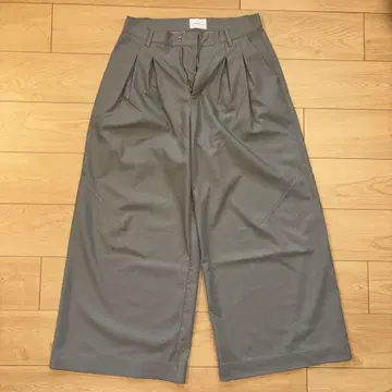 camphor wood 슬랙스
