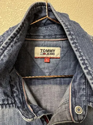 TOMMY JEANS L 사이즈 데님 셔츠