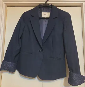 LAISSE PASSE 네이비 자켓 레이스 소매