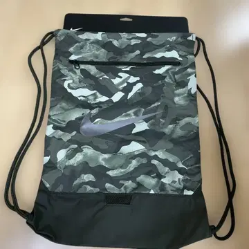 나이키 카모 패턴 냅색 23L
