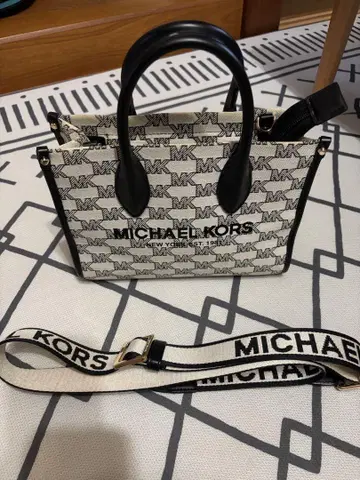 MICHAEL KORS MK 로고 숄더백