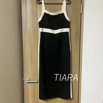 TIARA 모노톤 원피스 (안감 부착)