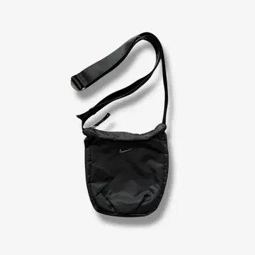 nike metal logo shoulder bag