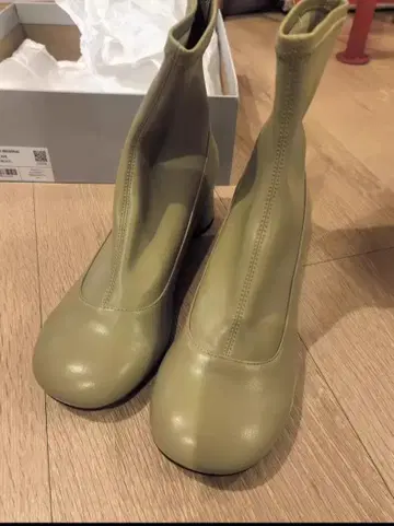 올리브 그린 사이드 고어 부츠