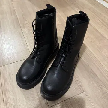 새상품급 UNIQLO 유니클로 컴포트 필 터치 레이스업 숏부츠