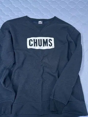 CHUMS 다크 그레이 맨투맨