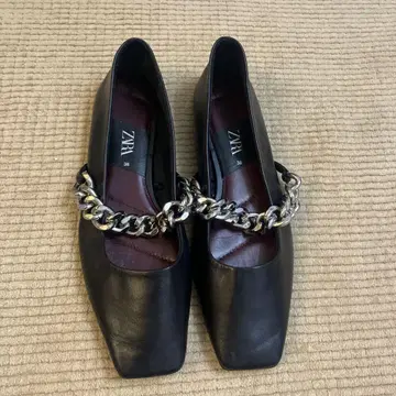 ZARA 블랙 플랫슈즈 38