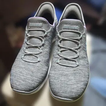 SKECHERS 그레이 스니커즈