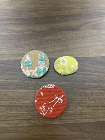 미나 페르호넨 생큐베리 배지 브로치 3개 세트