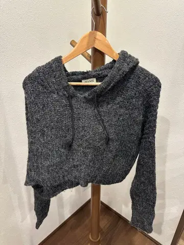 DIANTE 완판템 후드 부착 그레이 크롭 니트