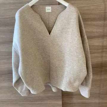 Spick & Span 베이지 V넥 티셔츠