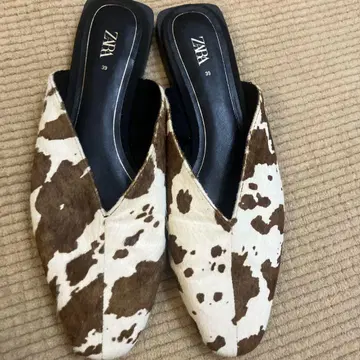 ZARA 소 패턴 뮬 샌들 39