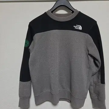 THE NORTH FACE 크루넥 트레이닝복 그레이/블랙