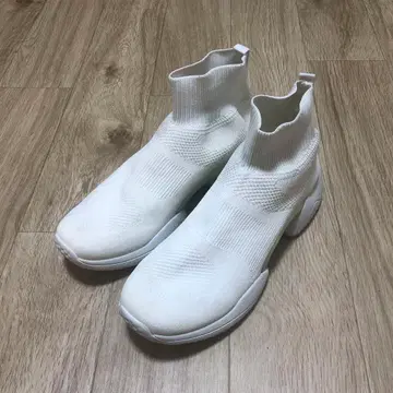 화이트 슬립온 스니커즈 삭스 스니커즈 ZARA 부츠 양말 신발